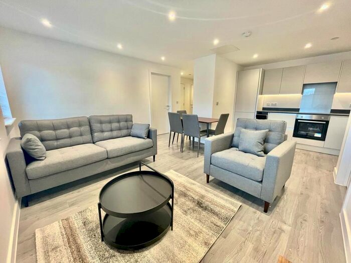 2 Bedroom Flat To Rent In Willow Road, Leeds, LS4