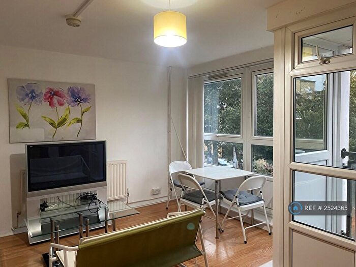 4 Bedroom Flat To Rent In Bunbury House, London, SE15