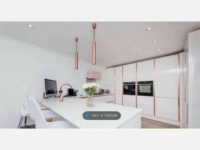 2 Bedroom Flat To Rent In Building, London, SE18