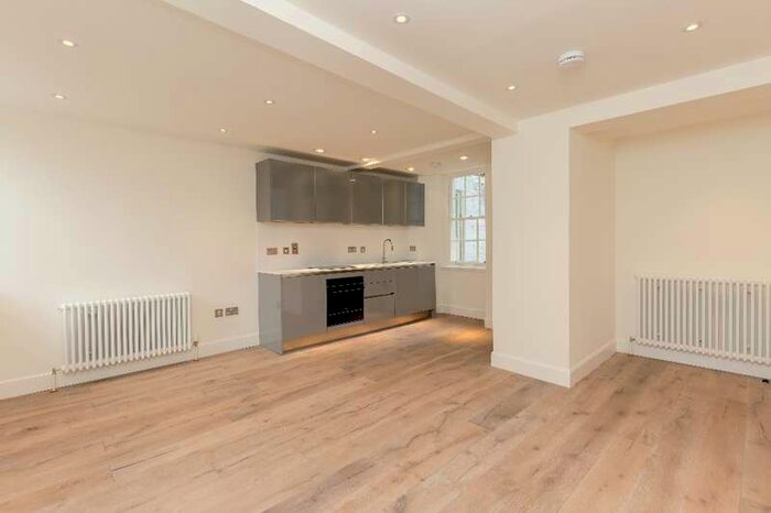 2 Bedroom Flat To Rent In Young Street South Lane, New Town, Edinburgh, EH2