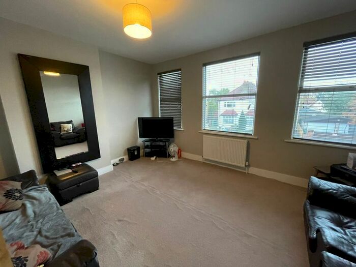 2 Bedroom Flat To Rent In Thetford Road, Ashford, TW15