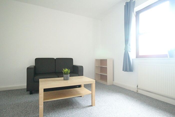 1 Bedroom Flat To Rent In A Woodsley Road, Flat, LS2