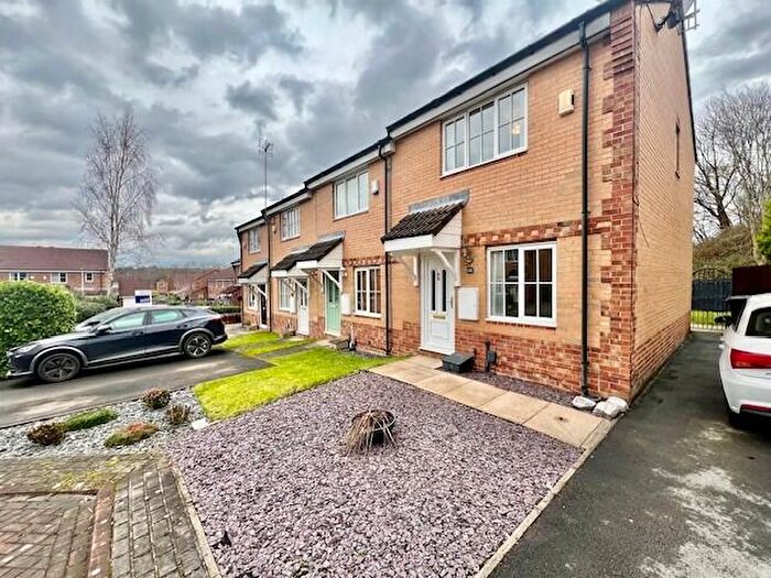 2 Bedroom Town House To Rent In Cornstone Fold, Leeds, LS12