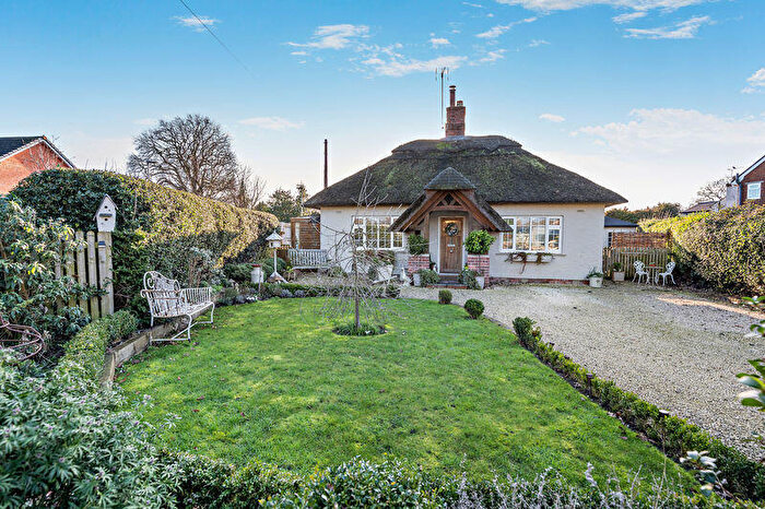 2 Bedroom Detached House For Sale In Farndon, Cheshire, CH3