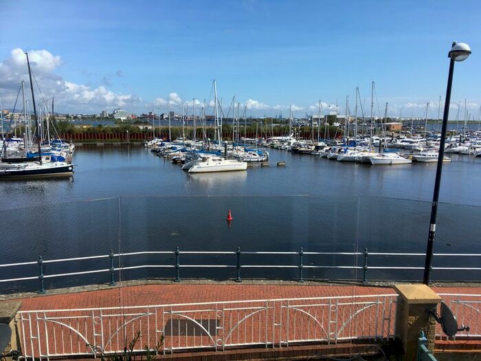 3 Bedroom Town House To Rent In Chandlers Way, Penarth, CF64