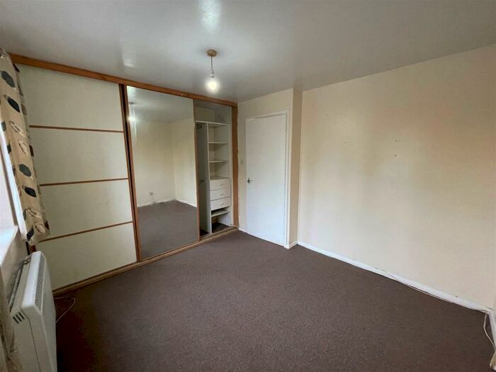1 Bedroom Flat To Rent In Sejant House, Bridge Road, Grays, RM17