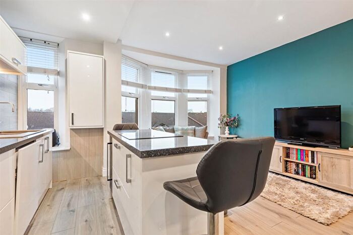 1 Bedroom Flat For Sale In Dumbarton Road, Clydebank, G81