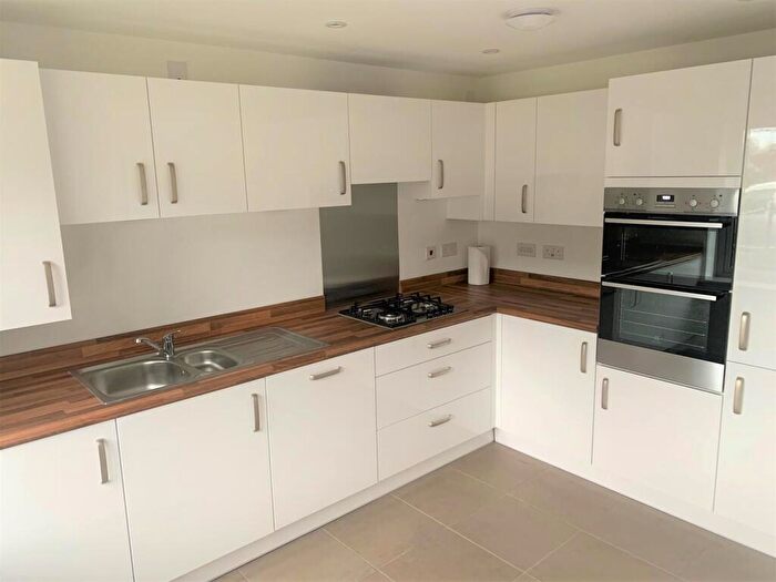 4 Bedroom Semi-Detached House To Rent In Edward Parker Road, BS16