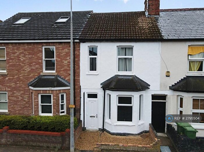4 Bedroom Terraced House To Rent In George St, Milton Keynes, MK2
