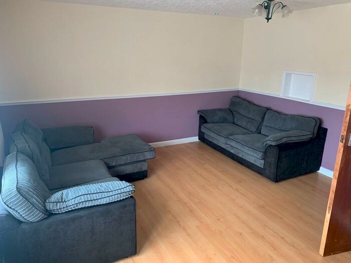 3 Bedroom Flat To Rent In Binswood Street, Leamington Spa, Warwickshire, CV32