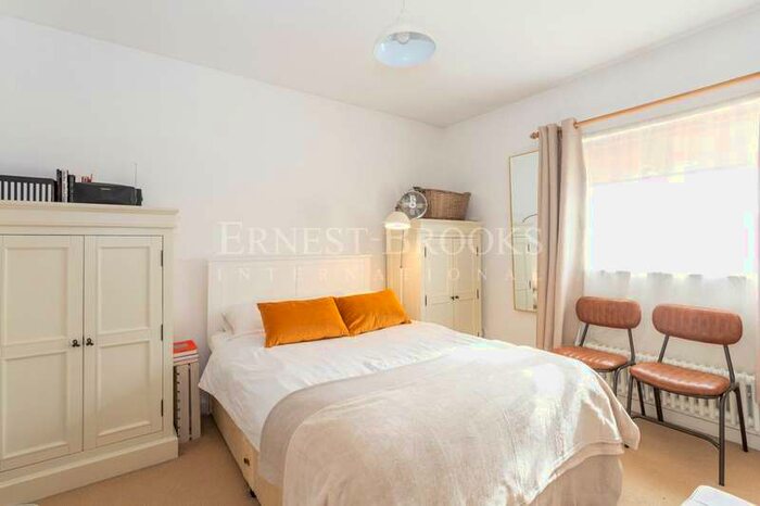 2 Bedroom Apartment To Rent In West Ham Lane, Stratford, E15