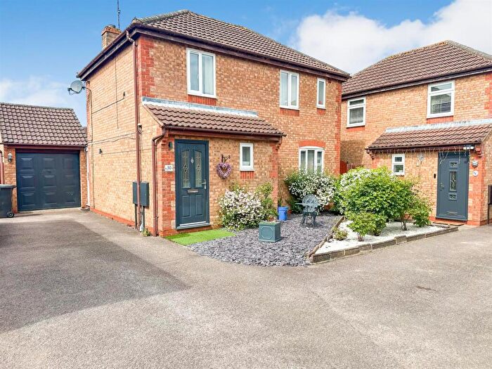3 Bedroom Detached House For Sale In Waltham Close, Corby, NN17