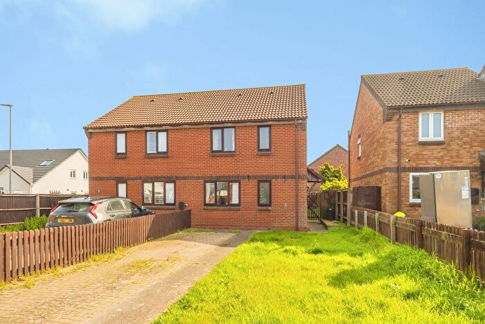 3 Bedroom Semi Detached House For Sale In Sparks Way, Highbridge, Somerset, TA9