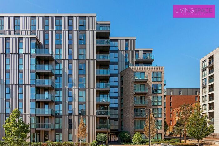 2 Bedroom Flat To Rent In Harrington Court, London, N4