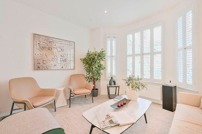 2 Bedroom Property To Rent In Thorney Hedge Road, Chiswick, London, W4