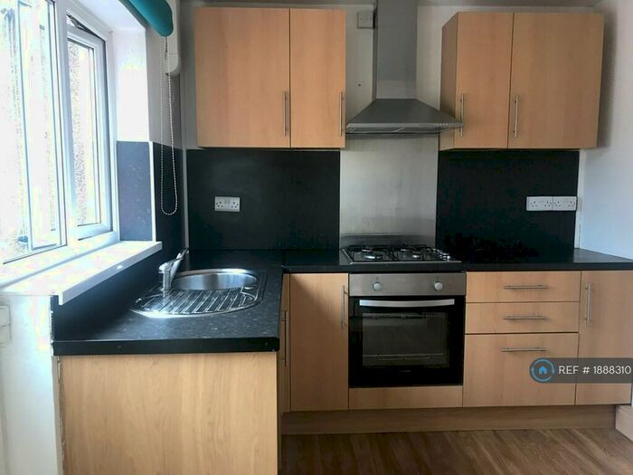 1 Bedroom Flat To Rent In Hendre Farm Drive, Newport, NP19