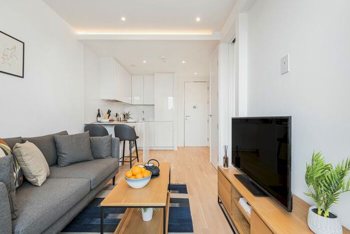 1 Bedroom Flat To Rent In Queens Road, Reading, RG1