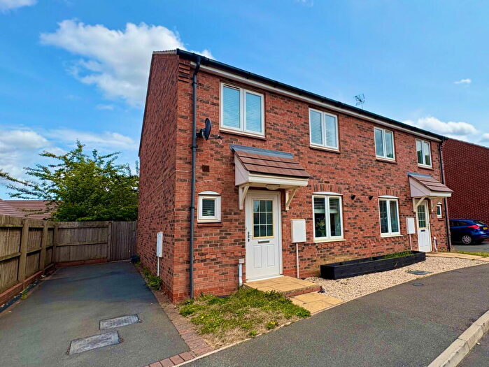 3 Bedroom Semi-Detached House For Sale In Clough Close, Cawston, Rugby, Warwickshire, CV22