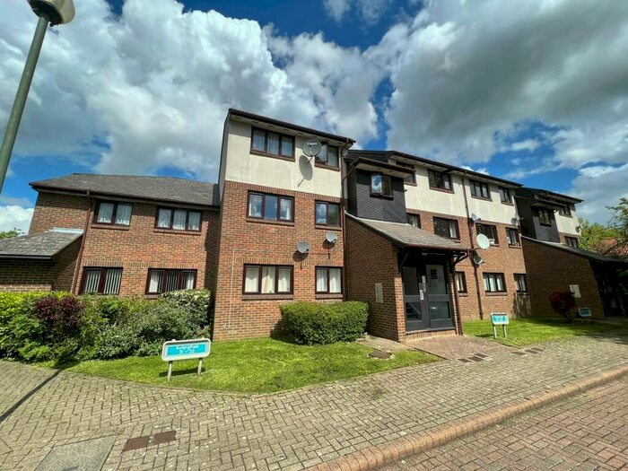 2 Bedroom Apartment To Rent In Aylets Field, Harlow, CM18