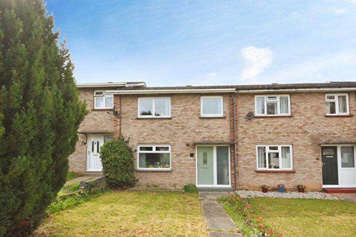 3 Bedroom Terraced House For Sale In Hillside Gardens, Braintree, CM7
