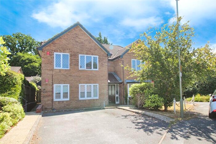 2 Bedroom Flat For Sale In Farmhouse Way, Waterlooville, Hampshire, PO8