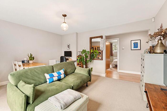 2 Bedroom Property For Sale In Embercourt Road, Thames Ditton, KT7
