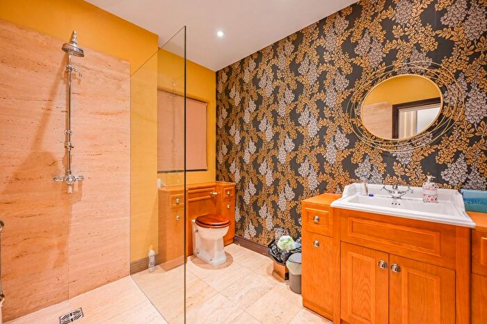 2 Bedroom Flat To Rent In Crutched Friars, City, London, EC3N