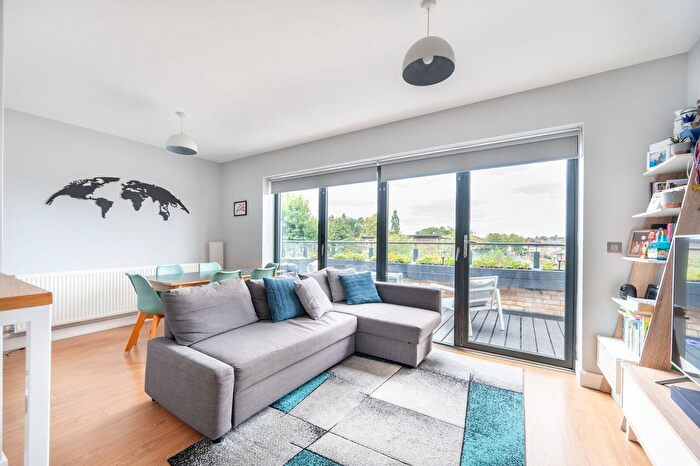 2 Bedroom Flat For Sale In Harrowdene Road, Wembley, HA0