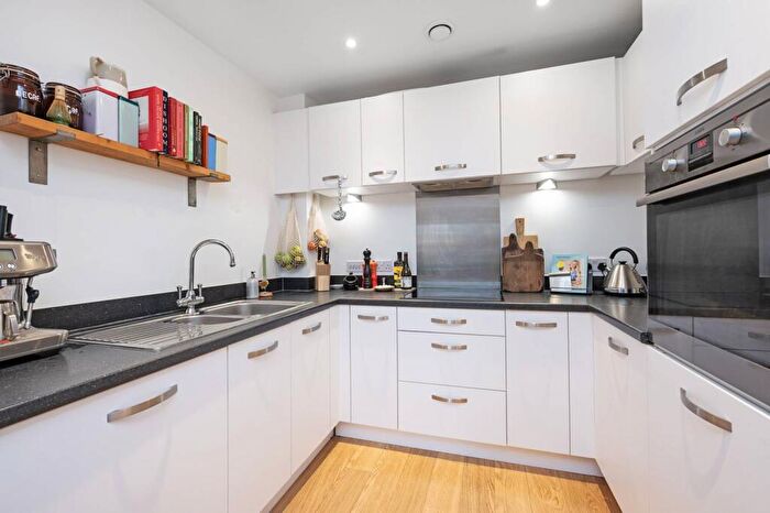 1 Bedroom Flat For Sale In Dalston Lane, Hackney, London, E8