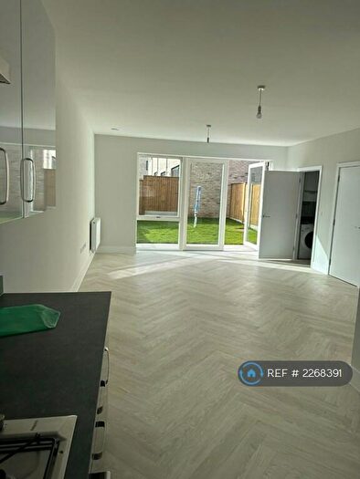 4 Bedroom Semi-Detached House To Rent In Bramble Road, Bristol, BS10