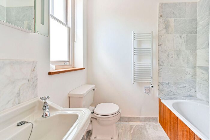 2 Bedroom End Of Terrace House For Sale In Scrubs Lane, Shepherd's Bush, London, W10