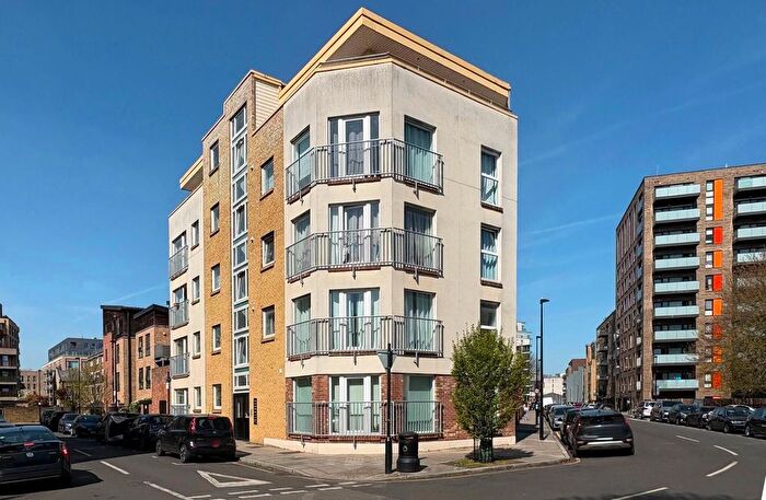 2 Bedroom Flat To Rent In Pelling Street, London, E14