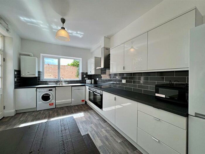 8 Bedroom Terraced House To Rent In Osborne Road, Jesmond, NE2