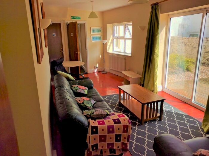 6 Bedroom House To Rent In George Street, City Centre, Swansea, SA1