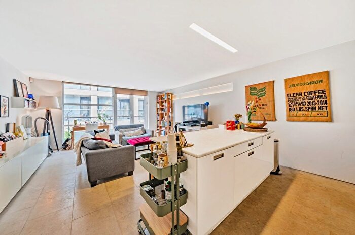 2 Bedroom Flat To Rent In Pear Tree Street, London, EC1V