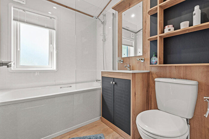 2 Bedroom Lodge For Sale In Castleton Road, Tullibardine, PH3