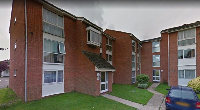2 Bedroom Flat To Rent In Trotwood, Chigwell, IG7