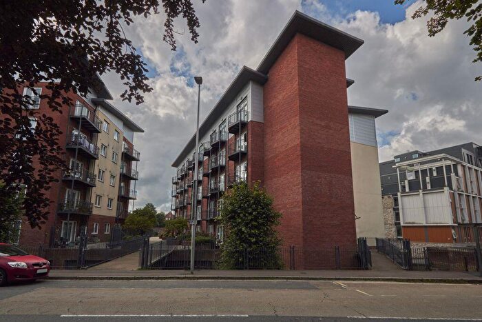 1 Bedroom Flat For Sale In New North Road, Exeter, EX4