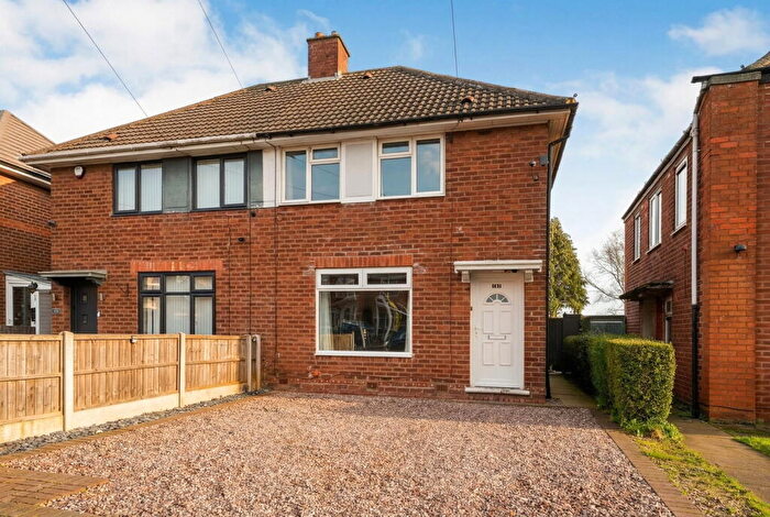 3 Bedroom Semi-Detached House For Sale In Highters Road, Maypole, B14