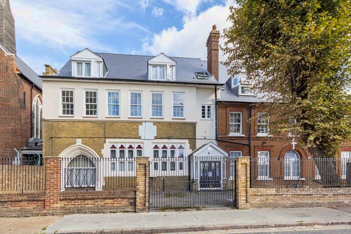 1 Bedroom Flat To Rent In Cobourg Road, London, SE5