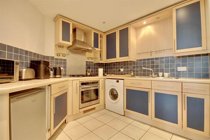 2 Bedroom Flat To Rent In Arethusa House, Gunwharf Quays, Portsmouth, PO1