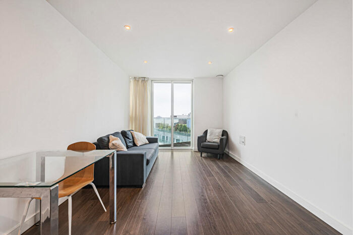 2 Bedroom Apartment For Sale In Saffron Central Square, Croydon, CR0
