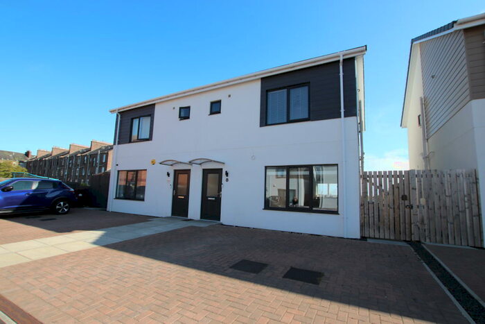 3 Bedroom Semi-Detached House To Rent In Balgray Terrace, DD3