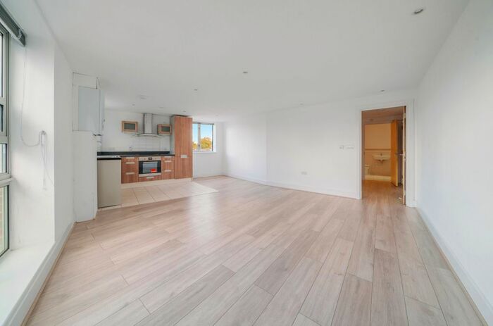 1 Bedroom Flat To Rent In School Road, Hounslow, TW3