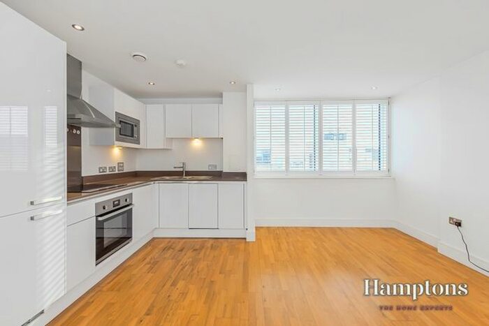 2 Bedroom Flat To Rent In Dowells Street, London, SE10