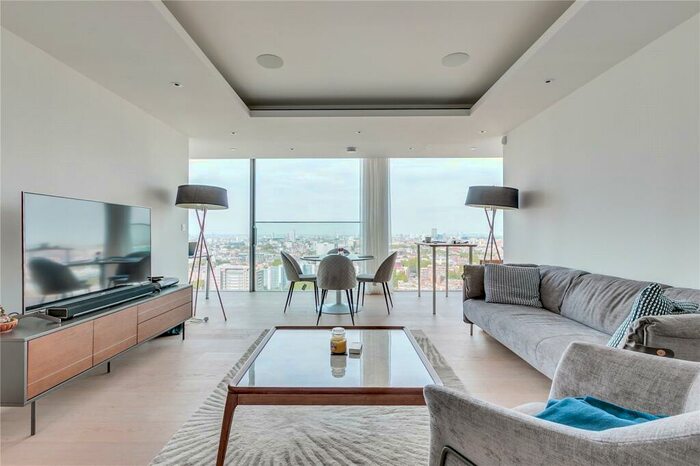 2 Bedroom Flat To Rent In Carrara Tower, Bollinder Place, EC1V