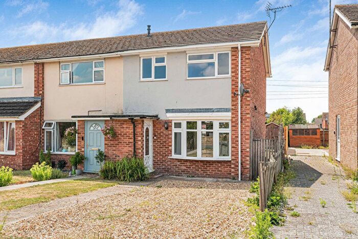 3 Bedroom Semi-Detached House For Sale In Blacklands Road, Wallingford, OX10