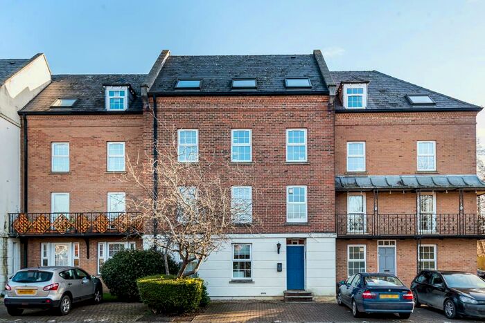 1 Bedroom Apartment To Rent In Victoria Place, Banbury, OX16