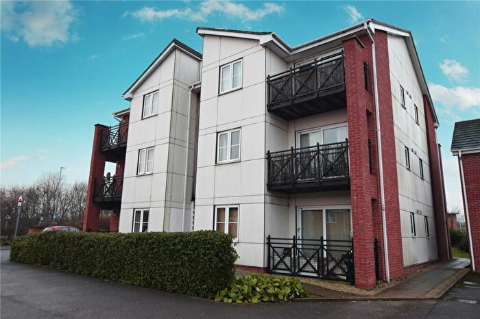 1 Bedroom Apartment To Rent In The Oaks, Leeds, West Yorkshire, LS10