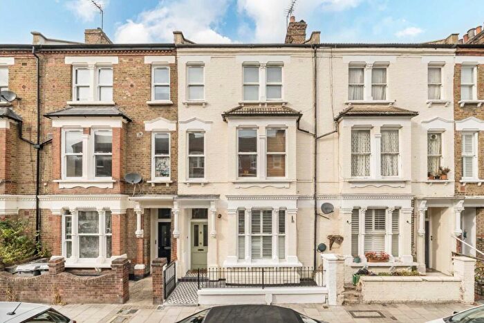 2 Bedroom Flat For Sale In Glengall Road, Queen's Park, NW6